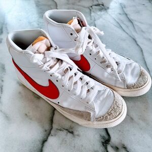 Red NIKE Blazers Sneakers Mid ‘77 - Size 7
